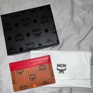 MCM VIESTOS CARD CASE IN COGNAC W| SYMBOLS